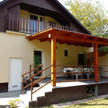 Pintyoke Vendeghaz Toserdo Daire Lakitelek