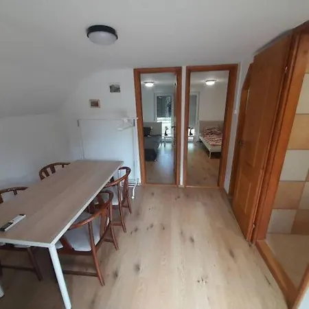 Pintyoke Vendeghaz Toserdo Daire