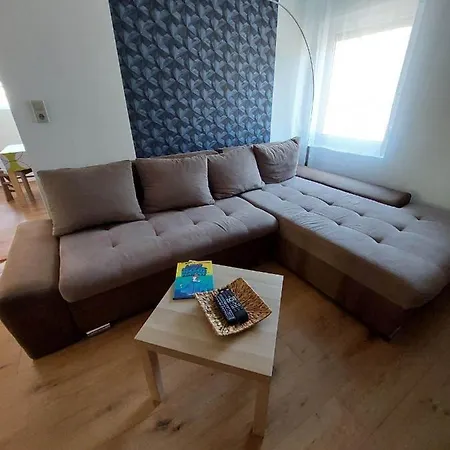 Pintyoke Vendeghaz Toserdo Daire Lakitelek