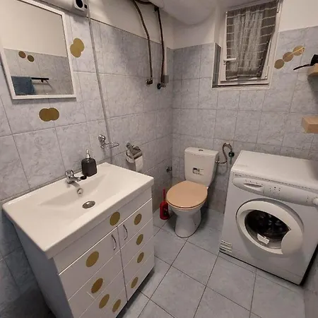 Pintyoke Vendeghaz Toserdo Daire *